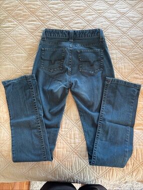 Women’s Straight Leg Jeans in Deep Blue Wash. These jeans are in great shape!
